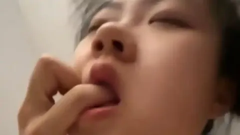 How adding nylon pantyhose over the shaft alters oral friction